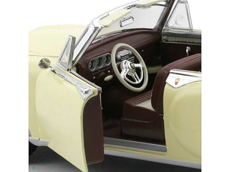 Welly Packard Carribbean (1953) 1:28 béžový